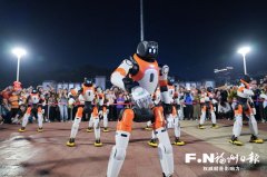 <b>伴跟着动感十脚的音</b>